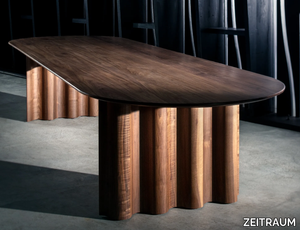 CURTAIN - Oval solid wood table _ ZEITRAUM