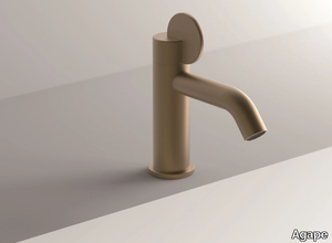 LIMÓN - Countertop 1 hole brass washbasin mixer _ Agape