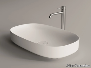 FORM - Countertop oval ceramic washbasin _ Alice Ceramica