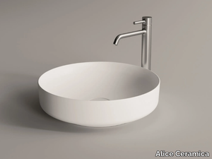 FORM - Countertop round ceramic washbasin _ Alice Ceramica