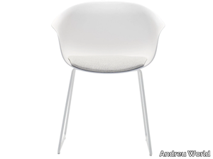 NEXT SO0495 - Sled base chair with armrests with integrated cushion _ Andreu World