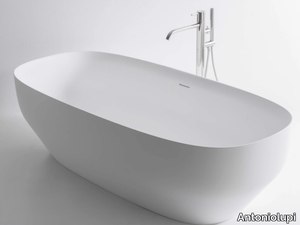 AGO - Freestanding oval Ceramilux® bathtub _ Antoniolupi