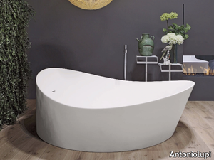 DUNE - Freestanding Cristalplant® bathtub _ Antoniolupi