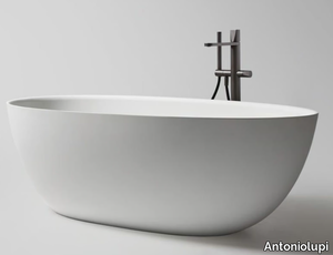 ECLIPSE SMALL - Freestanding oval Cristalplant® bathtub _ Antoniolupi