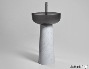 ALBUME10 + ALBUME21 - Round freestanding Carrara marble washbasin _ Antoniolupi