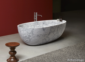 ECLIPSE - Freestanding oval Carrara marble bathtub _ Antoniolupi