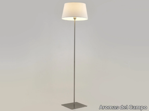 FORQ - Metal floor lamp _ Aromas del Campo