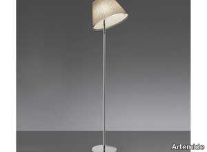 CHOOSE - Adjustable floor lamp _ Artemide