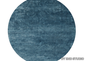 BOYAR VIDA - Round handmade Lyocell® rug _ BY IIND STUDIO