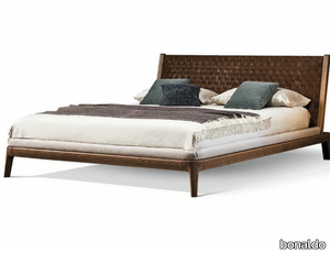 HONEYMOON - Double bed with tanned leather headboard _ Bonaldo