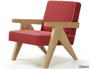 BIRDIE CLUB - Oak and linen armchair with armrests _ Blasco