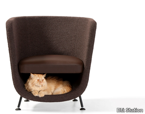 POCKET - Armchair with armrests _ Blå Station