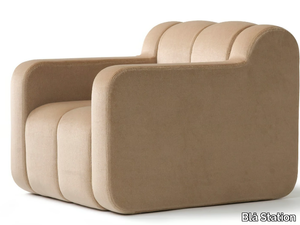 BOB HOME - Fabric armchair with armrests _ Blå Station