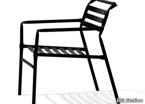 STRAW - Garden stackable easy chair with armrests _ Blå Station