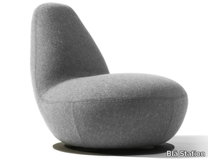 OPPO - Swivel upholstered armchair _ Blå Station