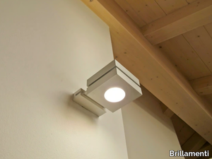 KLAS - LED wall-mounted aluminium spotlight _ Brillamenti