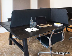 BuzziDesk Cross - Desk divider _ BuzziSpace