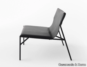 TOUT LE JOUR - Tanned leather armchair _ Casamania & Horm