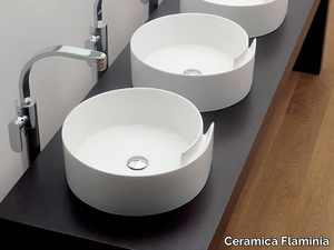 ROLL 44 - Countertop single round ceramic washbasin _ Ceramica Flaminia