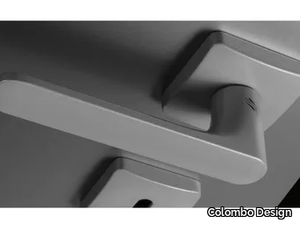 ONEQ CC21 R-RY - Door handle on rose with lock _ Colombo Design