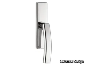 OLLY LC 62 IM - Brass window handle on back plate _ Colombo Design