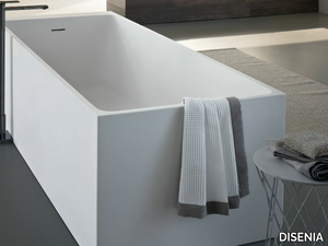 SQUARE - Freestanding rectangular bathtub _ DISENIA