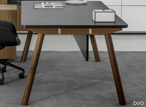 NOTO - Solid wood and tanned leather office desk / table _ DVO