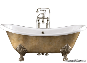 LAMÉ - Freestanding bathtub on legs _ Devon&Devon