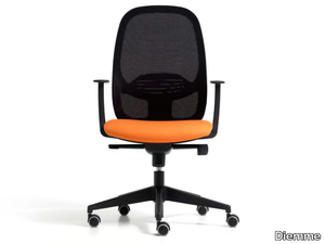 HOP - Mesh office chair with armrests with 5-Spoke base _ Diemme