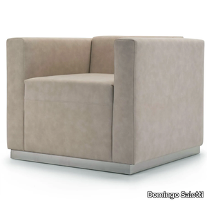 QUINCY - Upholstered leather armchair with armrests _ Domingo Salotti