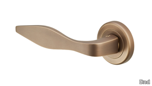 ANDREA - Brass door handle on rose _ Dnd