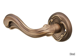 COMETA - Brass door handle on rose _ Dnd