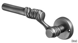 DIANA - Brass door handle on rose _ Dnd