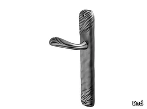NOOR - Brass door handle on back plate _ Dnd