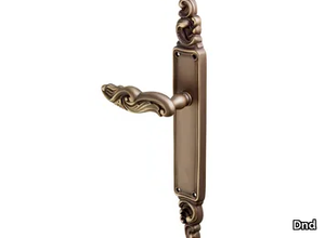 STEFANI - Brass door handle on back plate _ Dnd