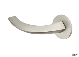 LUNA - Brass door handle on rose _ Dnd