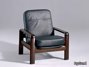 8405 - Upholstered easy chair with armrests _ Dyrlund