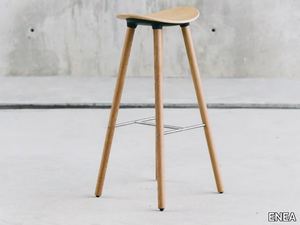 COMA WOOD - High wooden stool with footrest _ ENEA