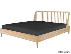 SPINDLE - Oak double bed _ Ethnicraft