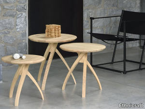 OAK TWIST - Round oak side table _ Ethnicraft