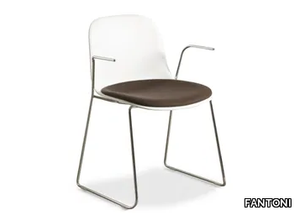 MÁNI - Sled base chair with armrests _ FANTONI