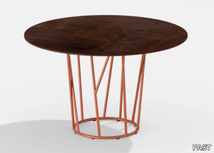 WILD - Round table in painted aluminium with top in porcelain stoneware _ FAST