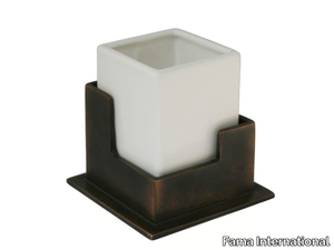 THERMAE - Countertop bronze and ceramic toothbrush holder _ Fama International