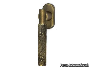 AKTUELL-DK - DK brass window handle on rose _ Fama International