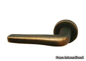 GAUDIUM MG3242 - Bronze door handle on rose _ Fama International