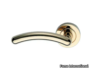 ITALIAN DESIGN - GENZIANA - Brass door handle on rose _ Fama International