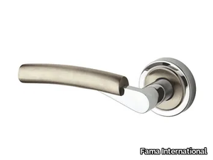 ITALIAN DESIGN - ROSA - Steel door handle on rose _ Fama International