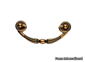 PM1001 - Zamak furniture handle _ Fama International