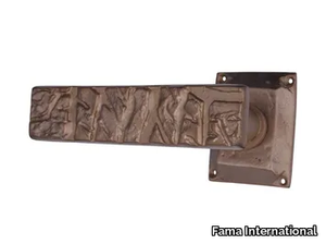 PNEU PN14 - Brass door handle on rose _ Fama International