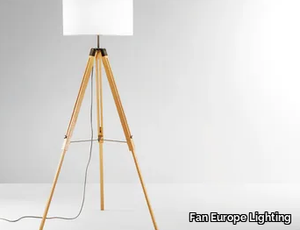 STUDIOS - Oak floor lamp with tripod _ Fan Europe Lighting